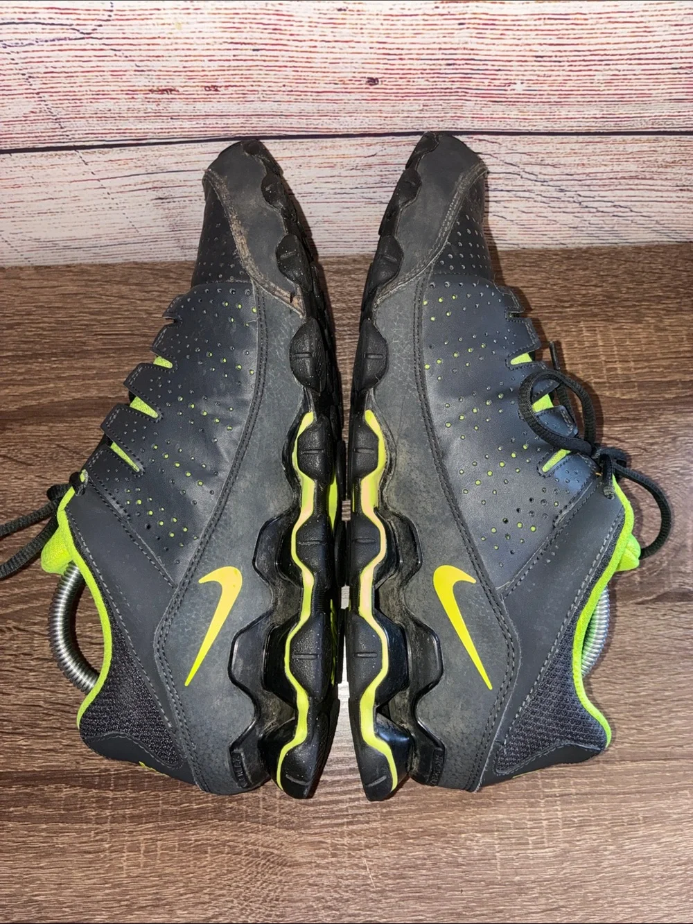 Pre Owned Nike Reax 8 TR Anthracite Black Volt Men’s Size 11.5